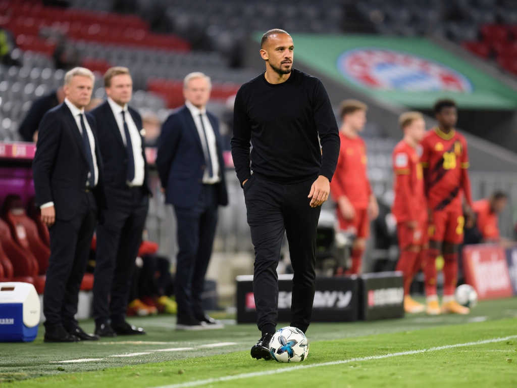 孔帕尼率队德甲夺冠稳坐帅位,获管理层与球员一致认可 孔帕尼率队德甲夺冠稳坐帅位,获管理层与球员一致认可